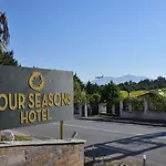 Four Seasons Hotel 3*