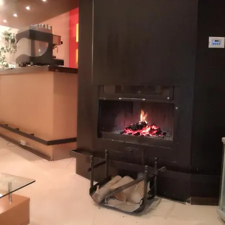 Four Seasons 3* Τρίλοφο