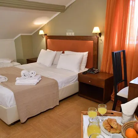 Four Seasons 3* Τρίλοφο