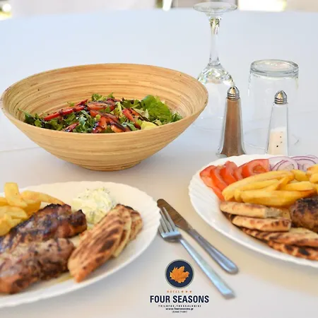 Four Seasons מלון 3*