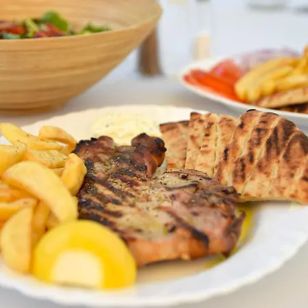 Four Seasons 3*