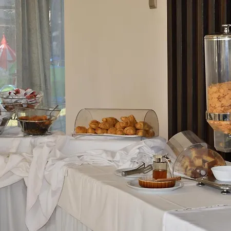 Four Seasons Hotel Trílofon