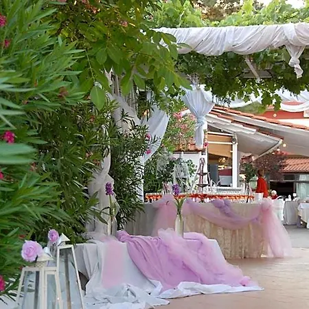 Hotel Four Seasons Trílofon