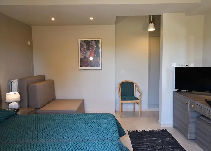 Hotell Four Seasons 3*