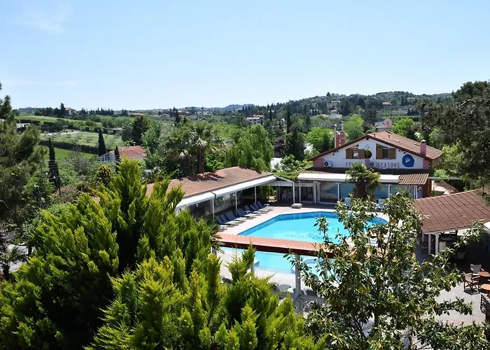 Four Seasons Trílofon