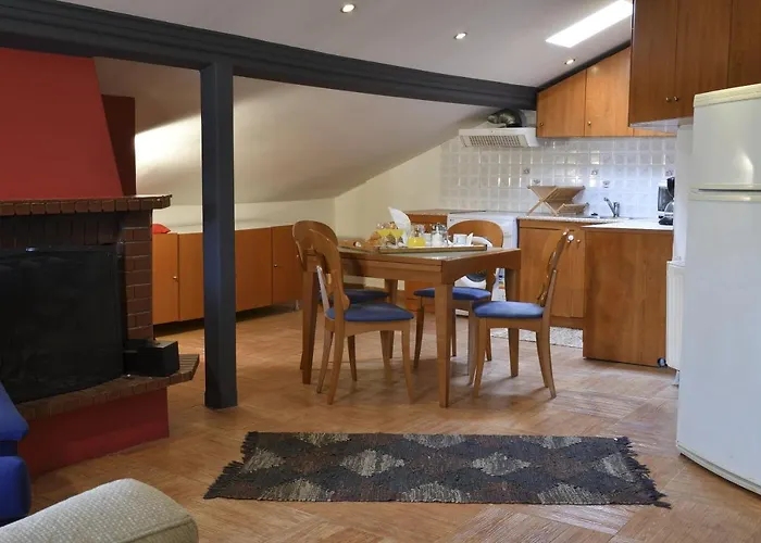 Four Seasons Hotell 3*