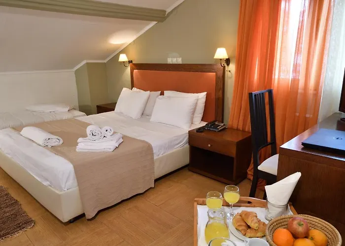 Four Seasons 3* Trílofon