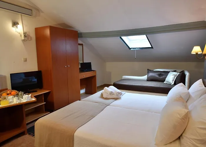 Hotell Four Seasons 3*