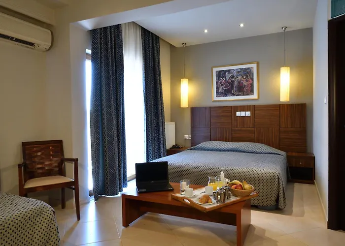 Four Seasons Hotel 3*