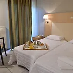 Four Seasons Hotel 3*