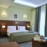 Four Seasons 3*