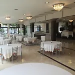 Four Seasons Hotel Trílofon