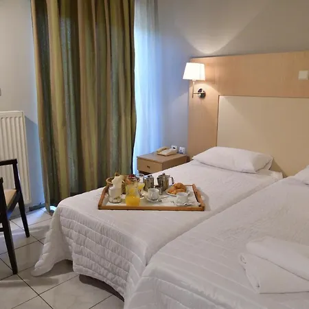 Four Seasons Hotel 3*