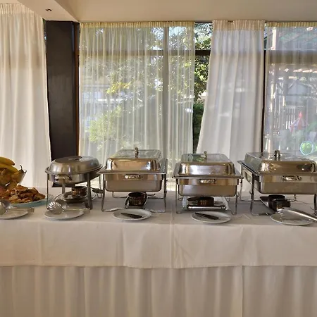 Hotel Four Seasons 3*