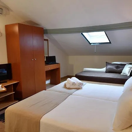 Hotel Four Seasons 3*