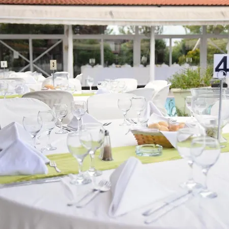Hotel Four Seasons 3*