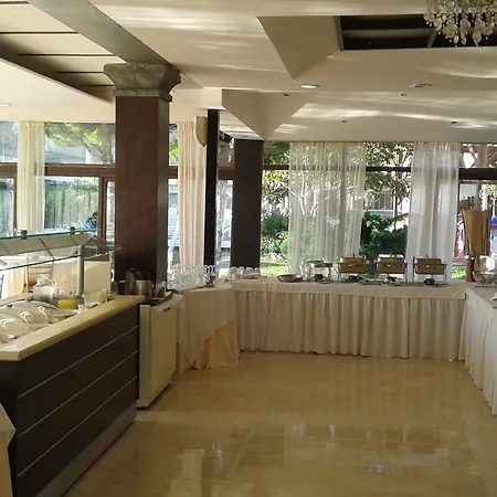 Four Seasons 3* تريلوفون