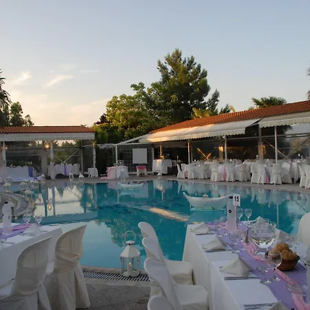فندق Four Seasons تريلوفون