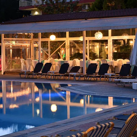 Four Seasons 3* تريلوفون